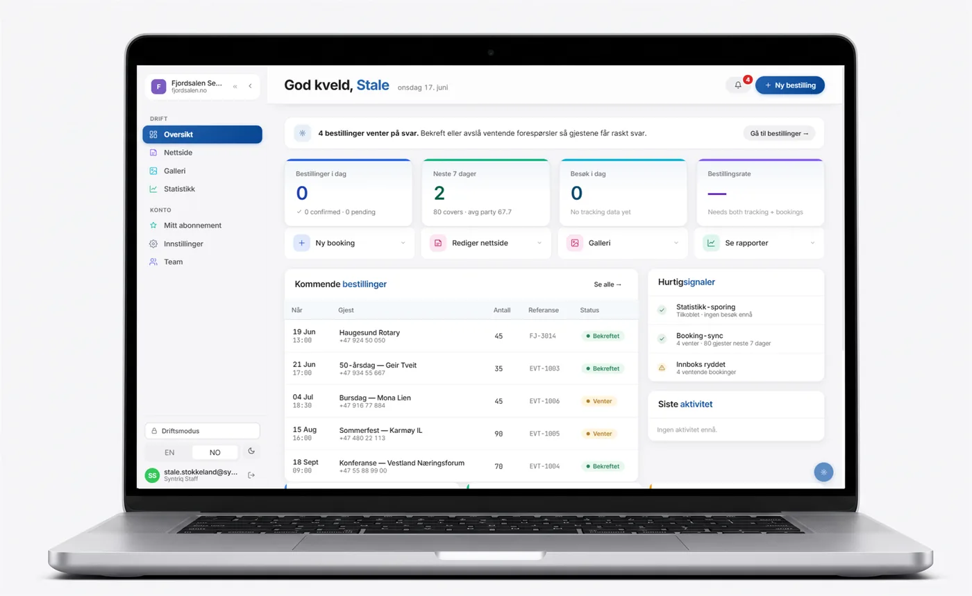 Bestillinger og kommende booking i Syntriq-portalen, vist på en laptop